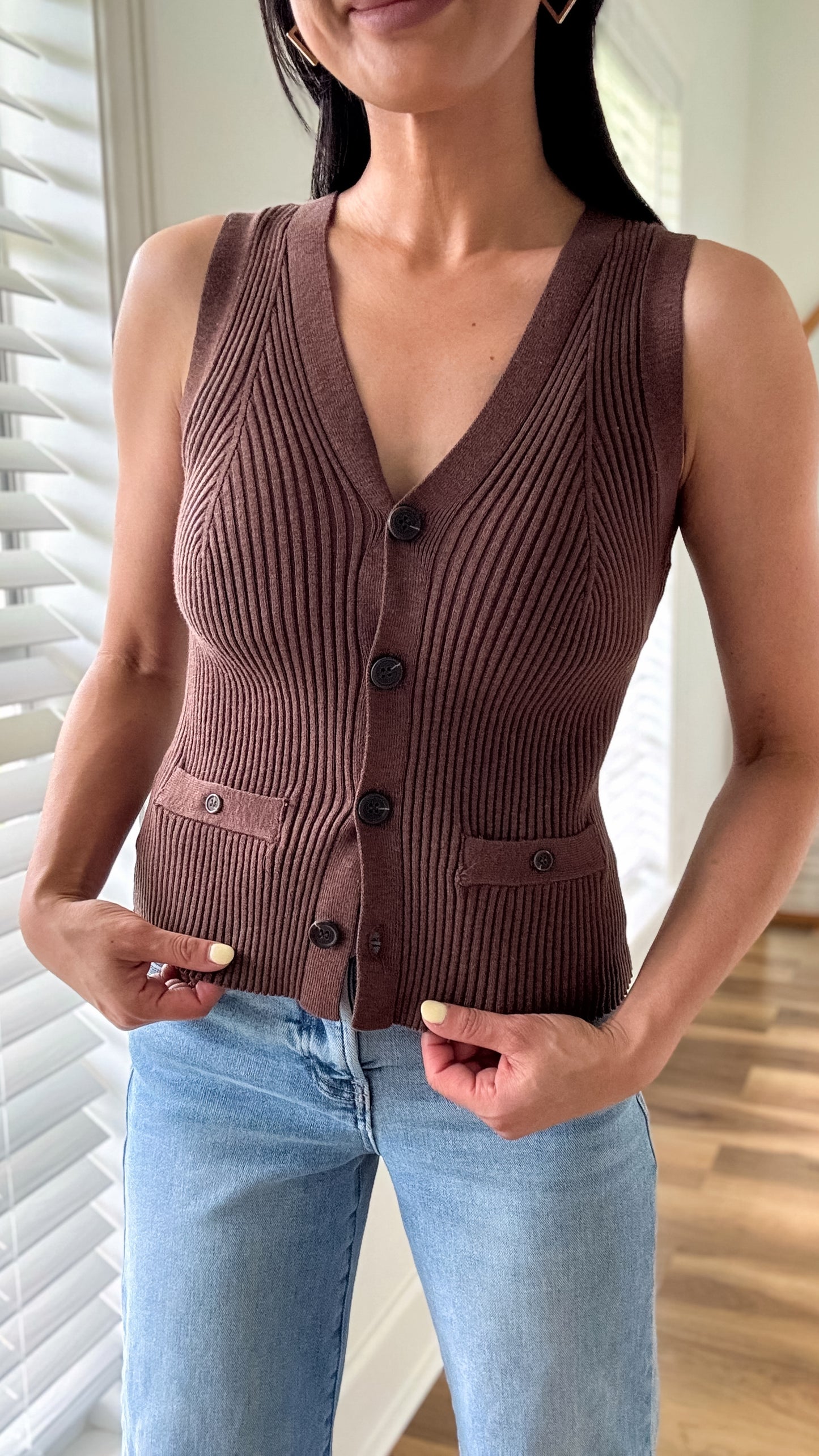 Ribbed V Buttoned Vest Top- Brown