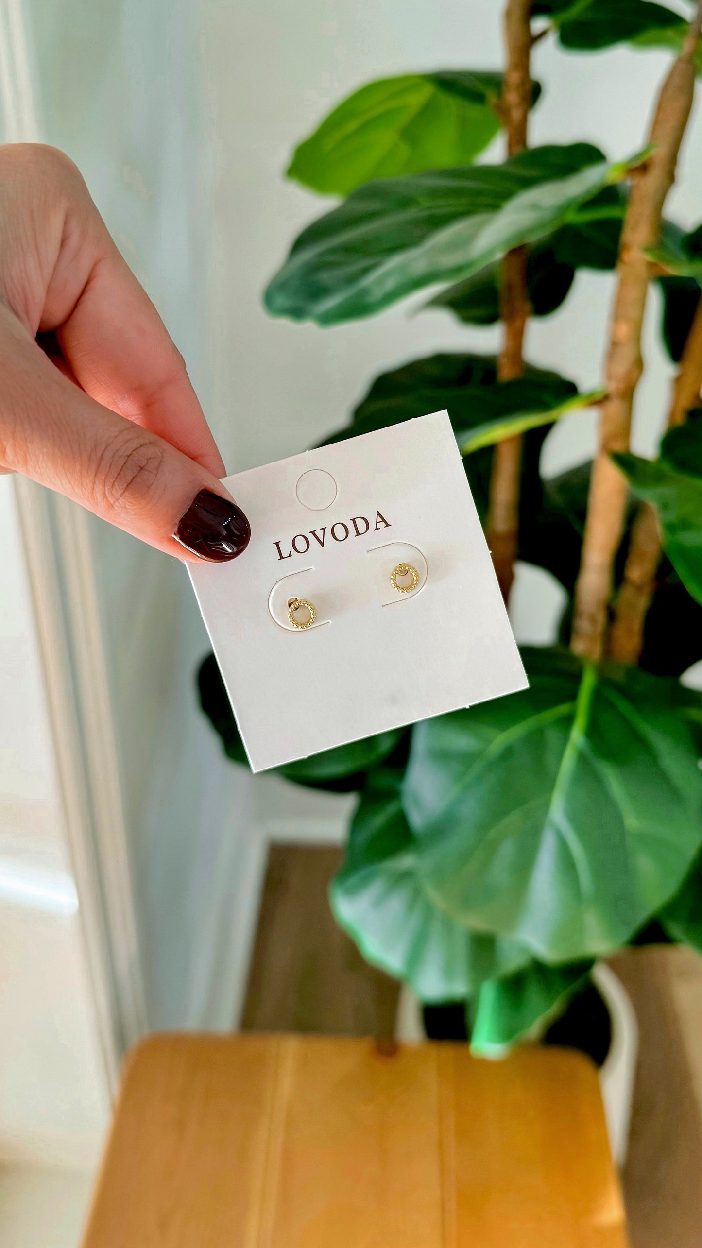 Embossed Circle Stud Earrings