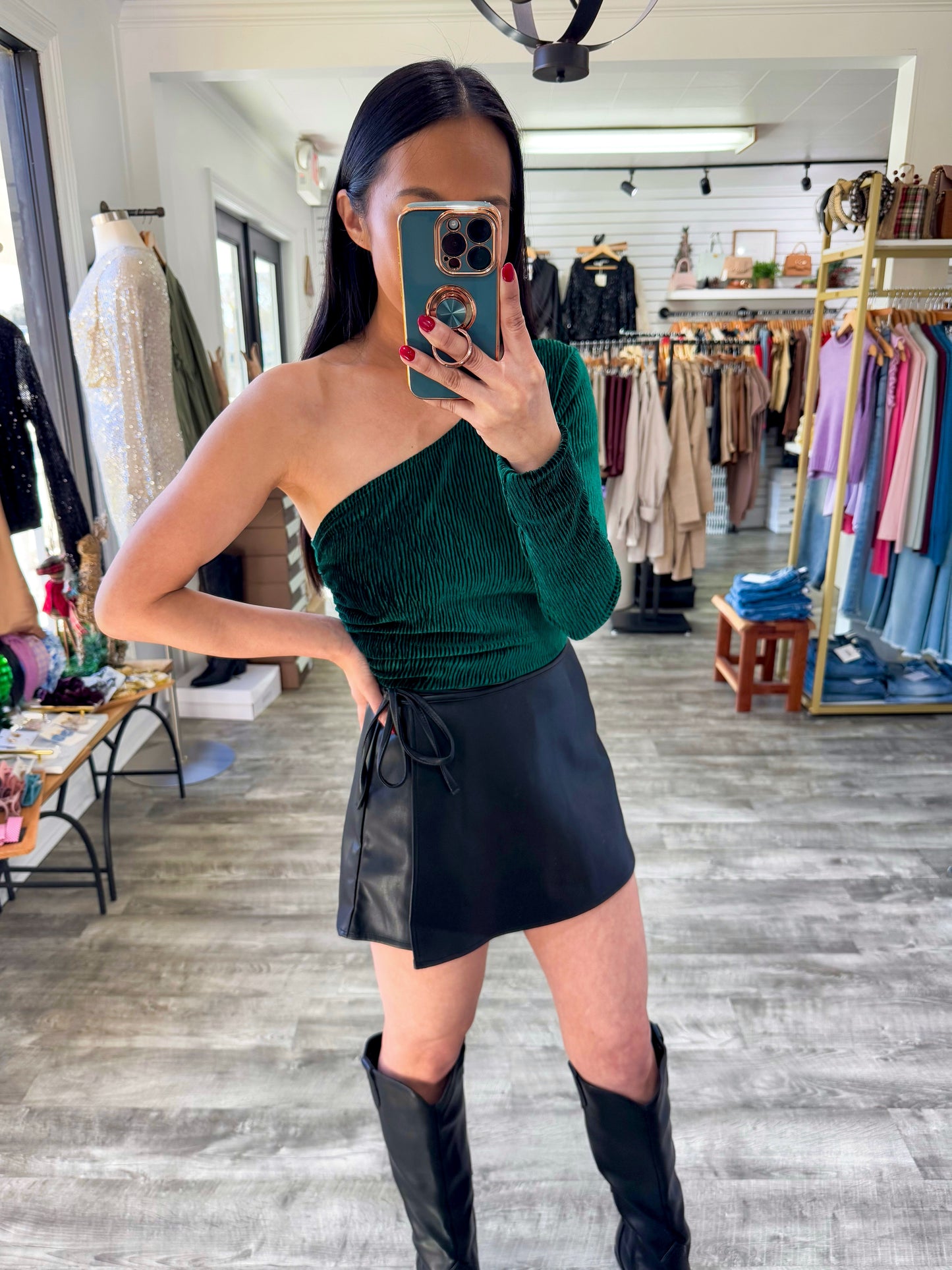 It’s A Party Velvet Top- Hunter Green