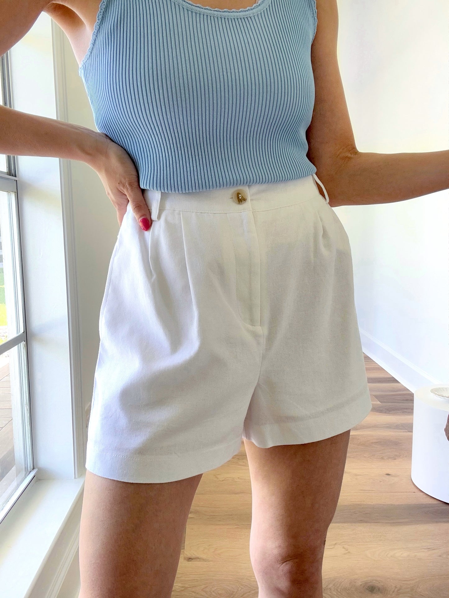 High waist pleated shorts-white