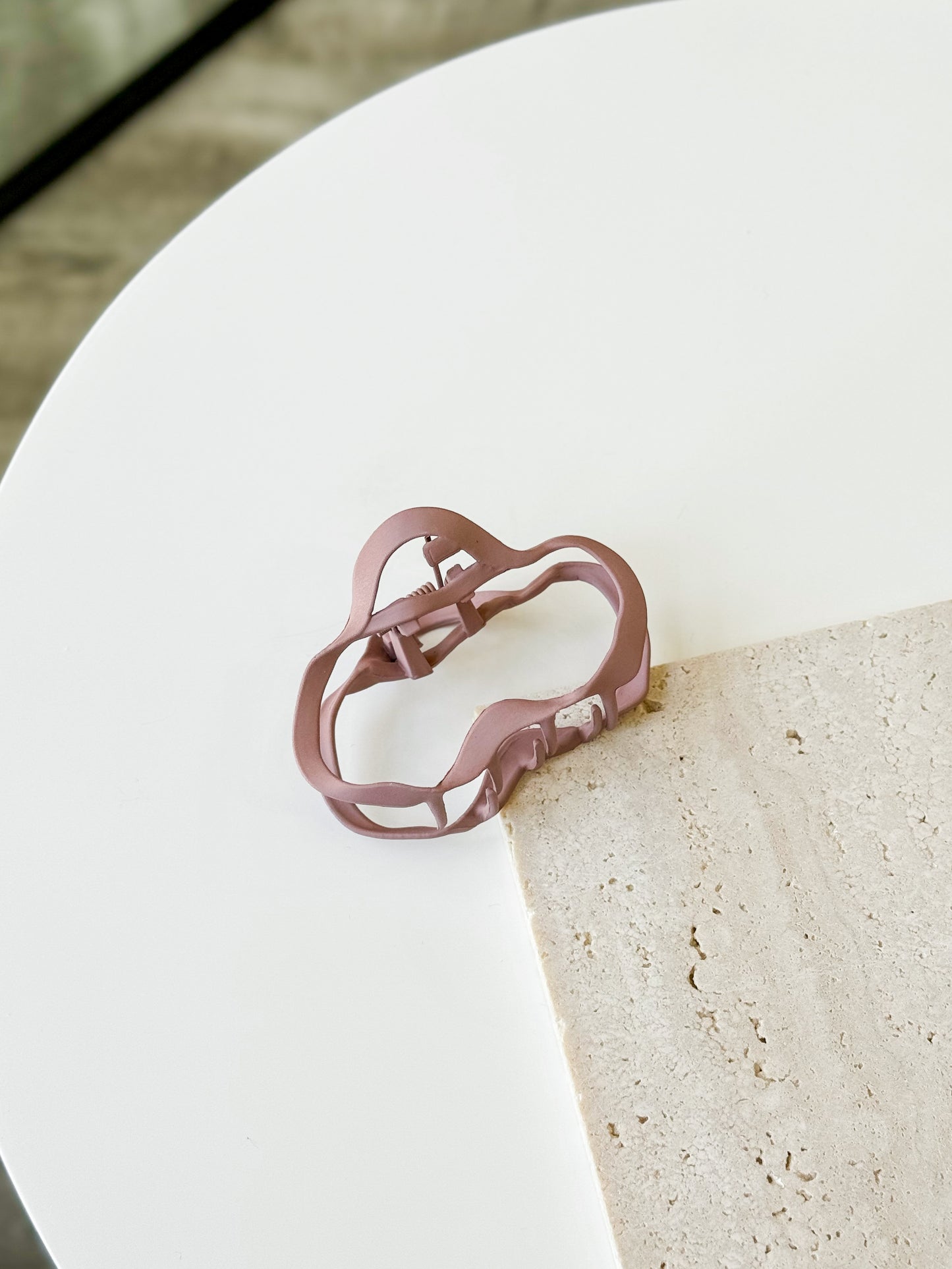 Mauve Irregular Metal Cloud Hair Claw Shark Clip