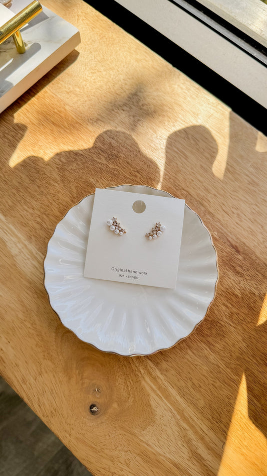 Curved Zircon Pearl Stud Earrings