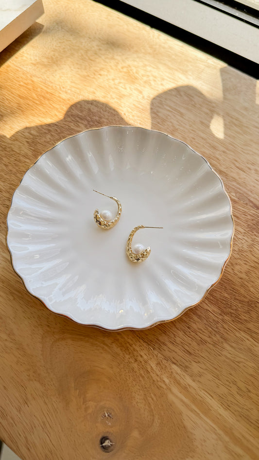 Retro C-Shaped Pearl Drop Earrings